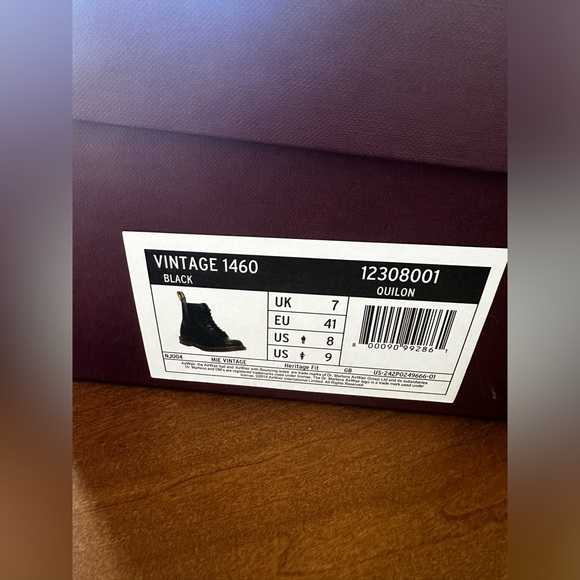 1460 VINTAGE MADE IN ENGLAND LACE UP BOOTS, with box. new, worn once. - Picture 7 of 8